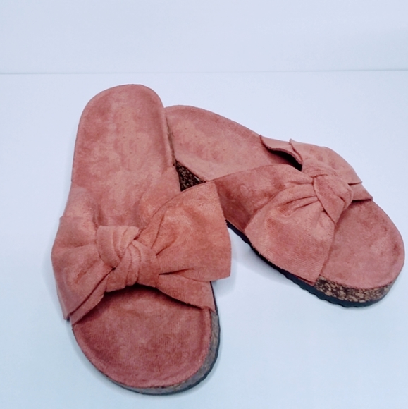 🆕️BOW SLIDES - Picture 2 of 4